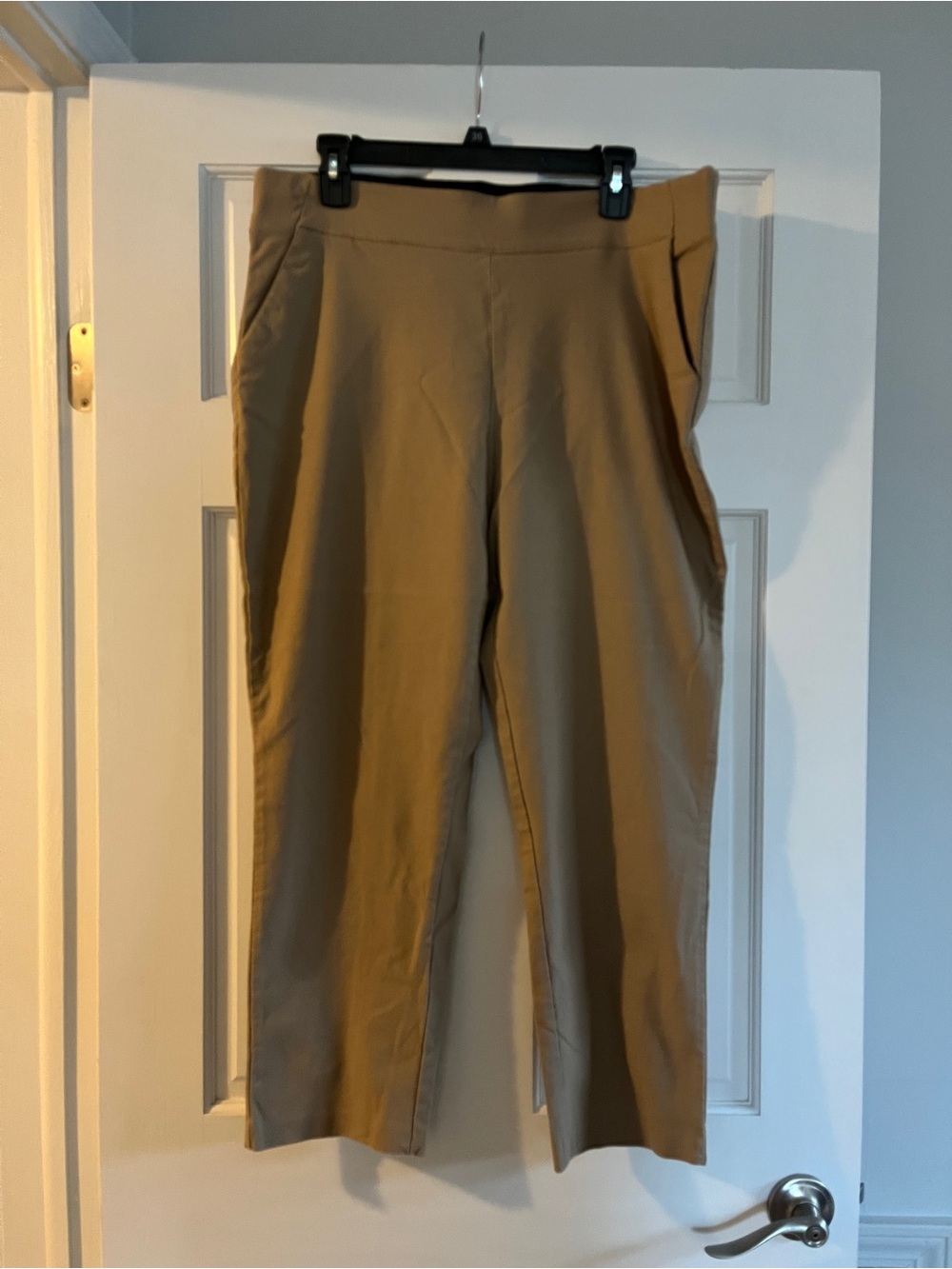 Women’s khaki stretchy chino
